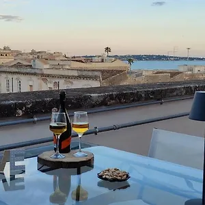 https://la-terrazza-su-ortigia-seaview-apartment.sicilyhotelsitaly.net