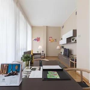 Hemeras Boutique Homes - Design Near Duomo Cathedral Апартаменты Милан